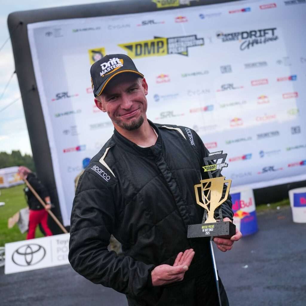 signal-2025-10-06-185023_002